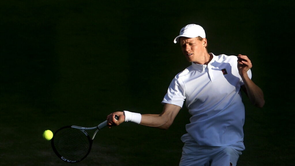 Wimbledon: in campo Sinner-Dimitrov 0-1 (3/6) 2-4 nel secondo, break del bulgaro, avanti di un set LIVE - Tennis