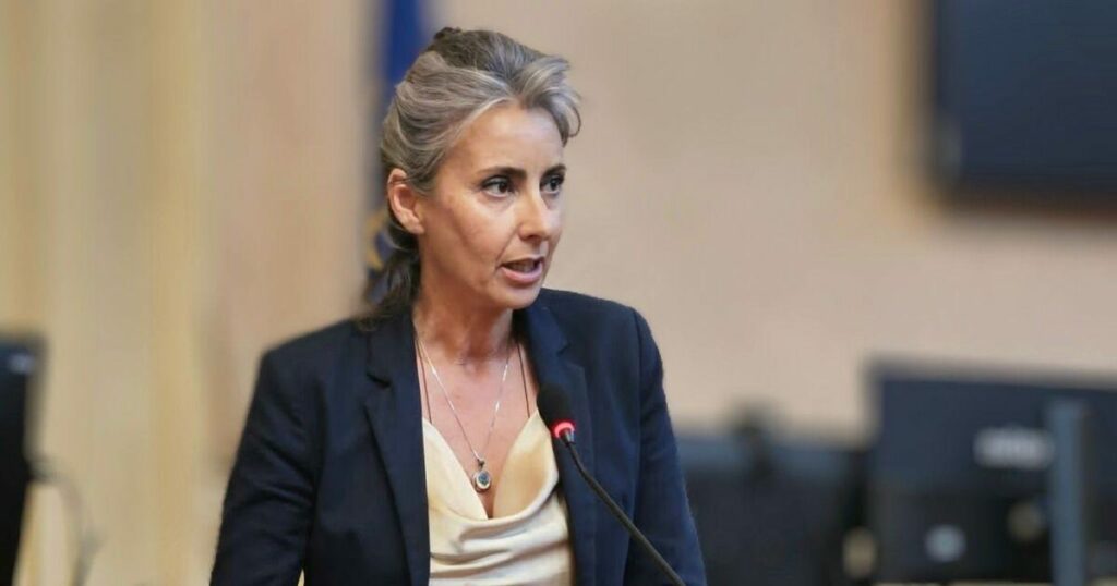 la lettera al Fatto.it di una prof che a scuola insegna legalità “Il dolore per mio fratello arrestato non lascia più spazio alla pietà”: la lettera al Fatto.it di una prof che a scuola insegna legalità