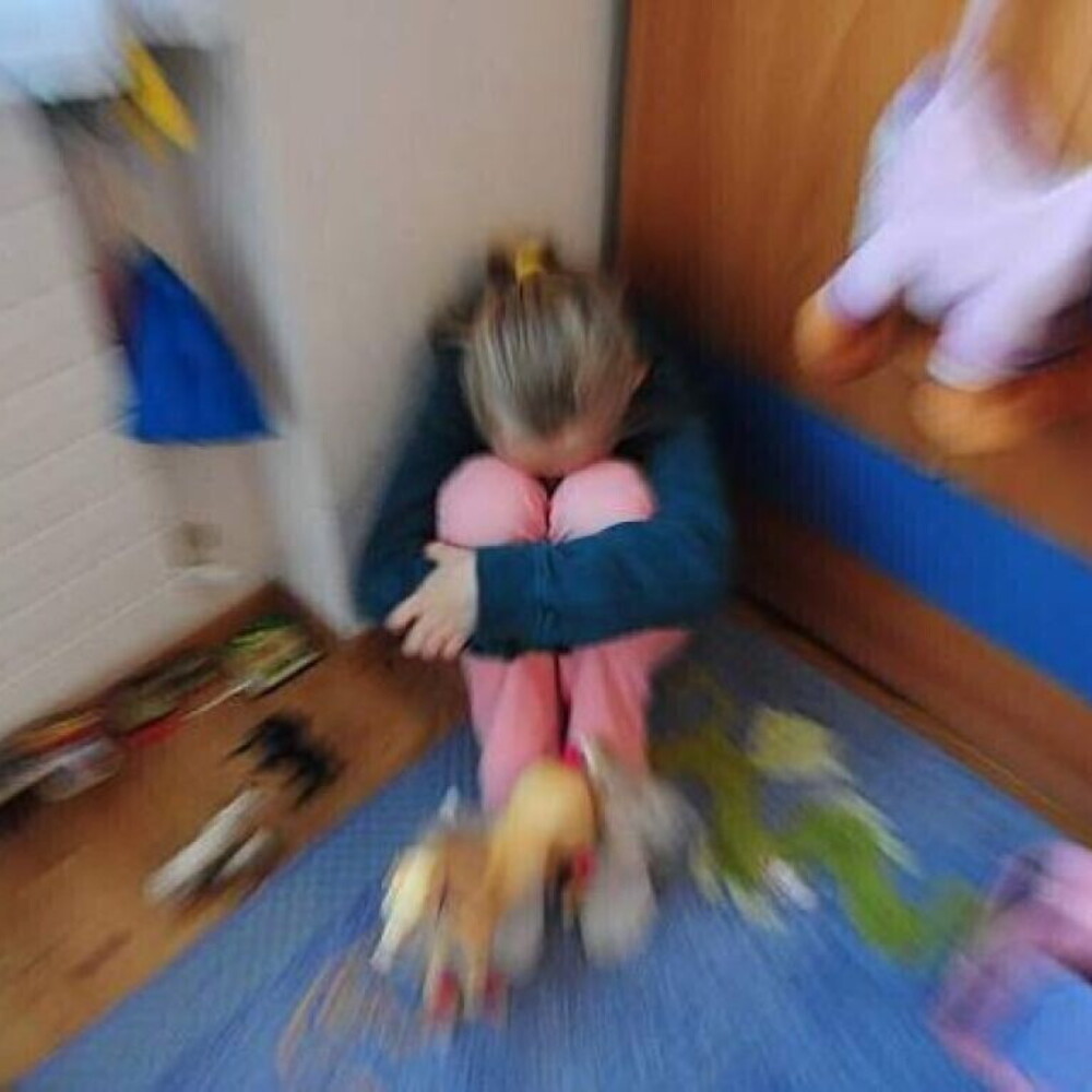 Abusava e fotografava le nipotine di 6 anni, arrestato un 78enne Abusava e fotografava le nipotine di 6 anni, arrestato un 78enne