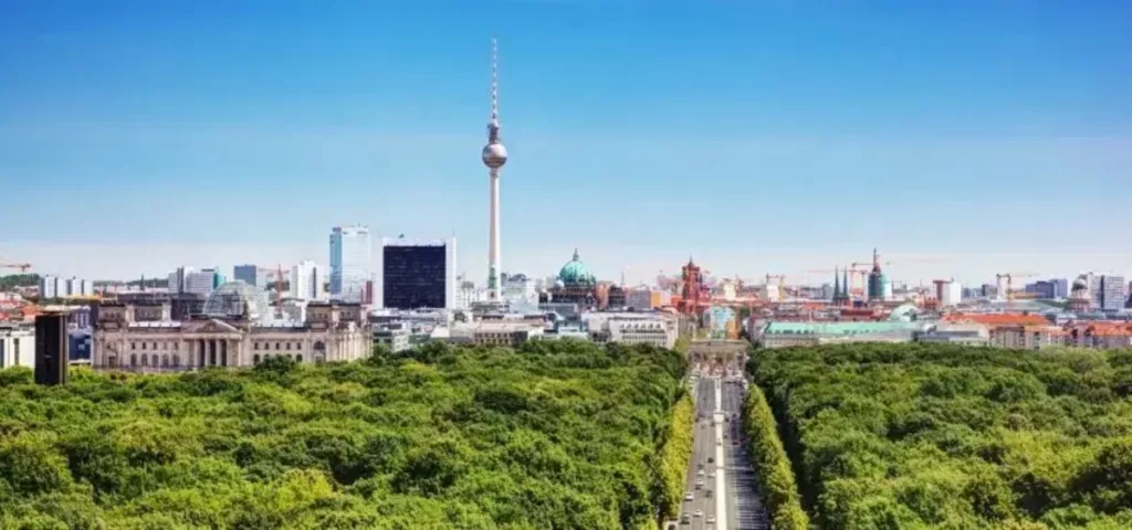 Berlino inaugura l’autostrada urbana A100: un’opera da 721 milioni, ma in controtendenza rispetto alle altre capitali europee che vietano le auto – News Berlino inaugura l’autostrada urbana A100: un’opera da 721 milioni, ma in controtendenza rispetto alle altre capitali europee che vietano le auto - News