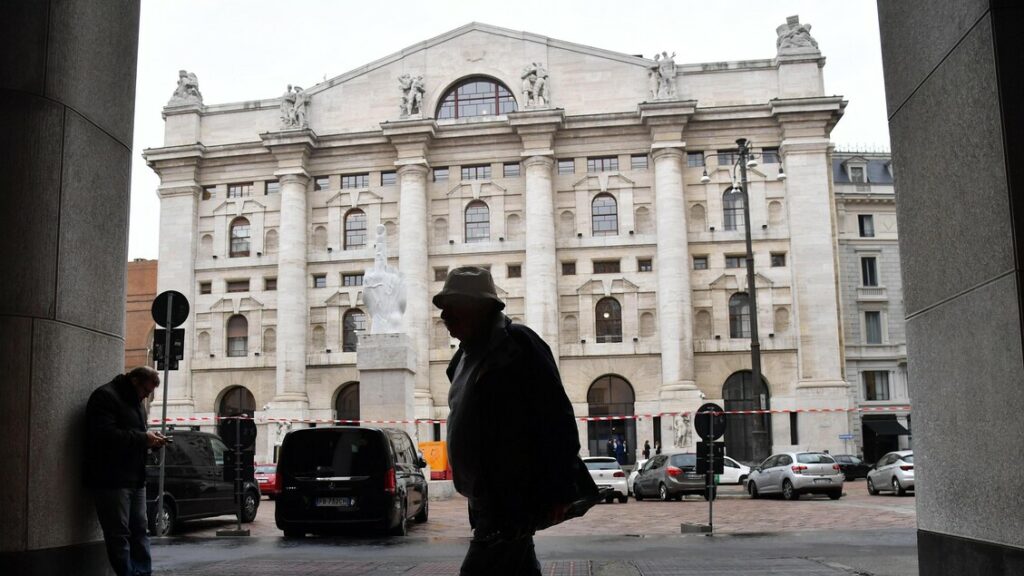 Borsa: Milano in lieve calo (-0,2%), corre Fineco, cede Saipem - Notizie