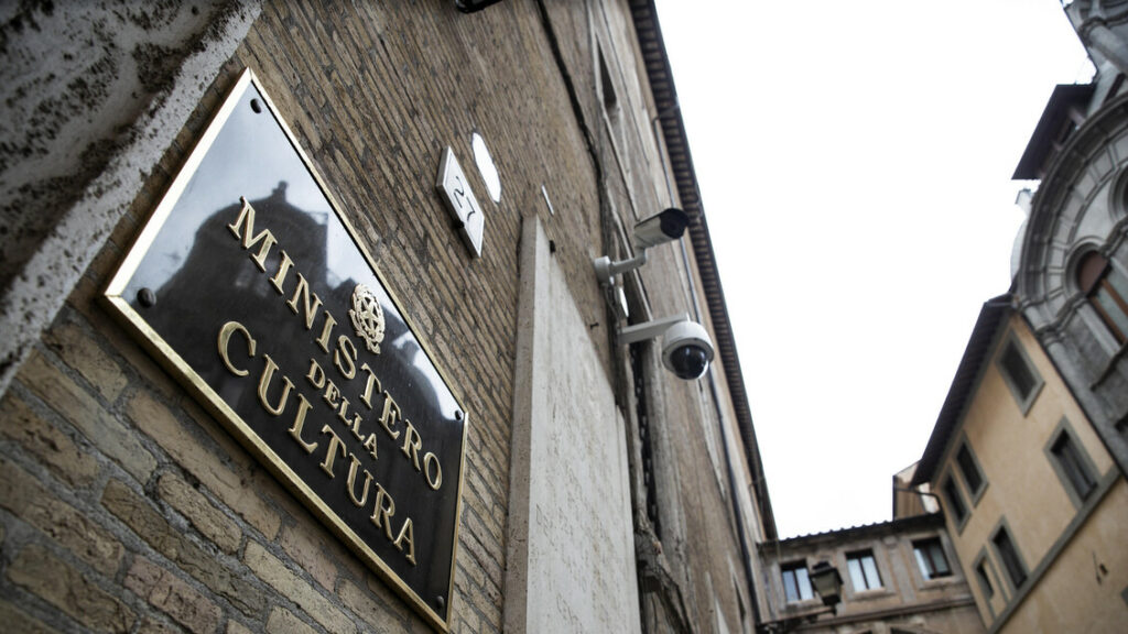 Capitale italiana del Libro 2026, Giuli nomina la giuria – Libri – Altre Proposte Capitale italiana del Libro 2026, Giuli nomina la giuria - Libri - Altre Proposte