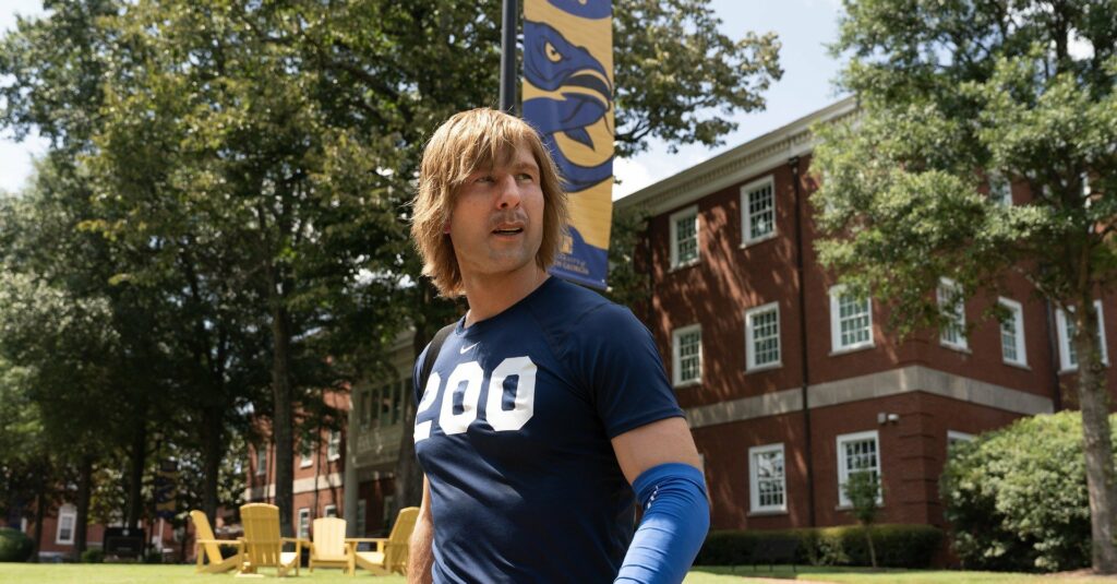 Chad Powers, La Nuova Serie Comedy Con Glen Powell Dal 30 Settambre Su Disney+