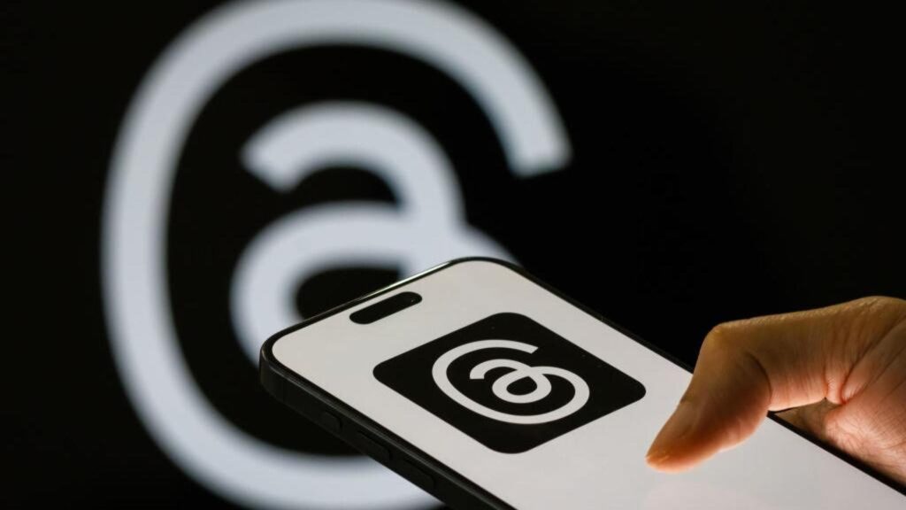 Discussioni RAGGIUNGE I 400 MILIONI DI UTENTI E INSIDIA X