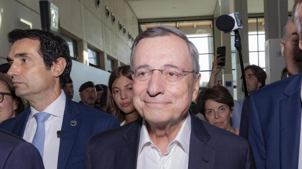 Draghi al Meeting: "Evaporata l'illusione di un'Europa che conta"