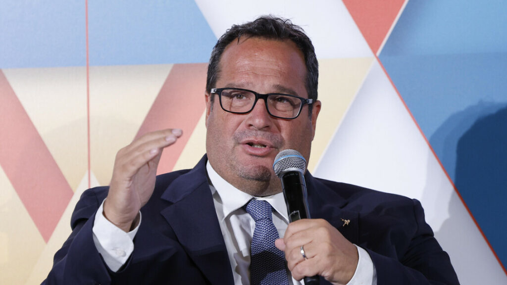 Durigon: 'Verso il congelamento del requisito dell'età per andare in pensione' - Notizie