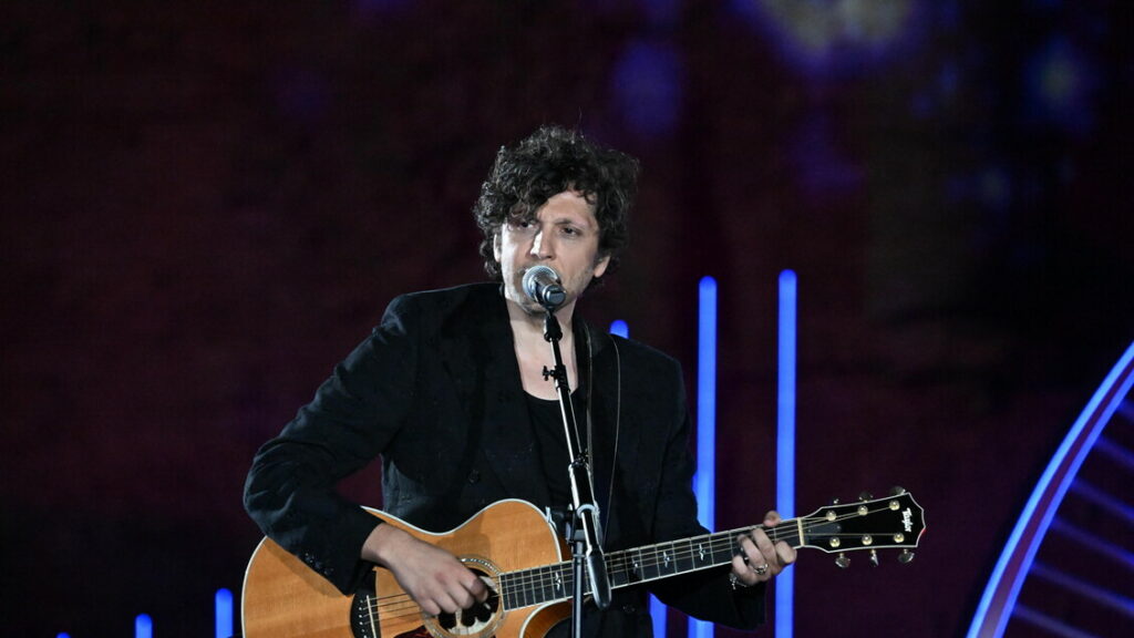 Ermal Meta sul palco del concertone della Taranta - Musica