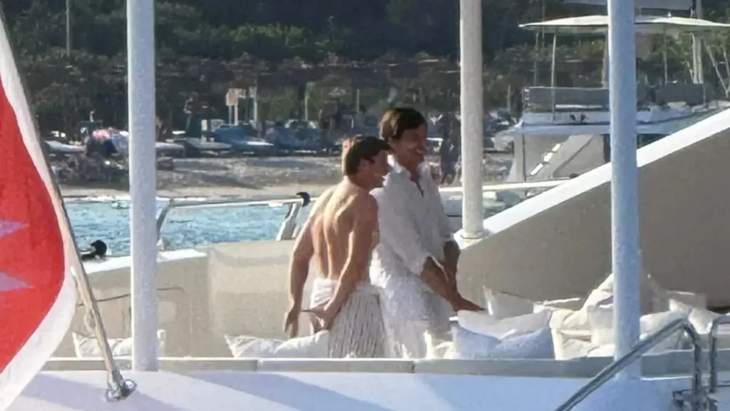 F1. Max Verstappen resta in Red Bull nel 2026, ma che ci faceva sullo yacht di Toto Wolff in Sardegna? - Formula 1