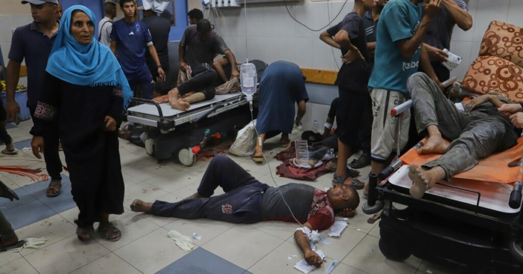 Ferite scoperte per giorni, interruzioni di corrente e super batteri: il collasso della sanità a Gaza. Lo studio sul Lancet