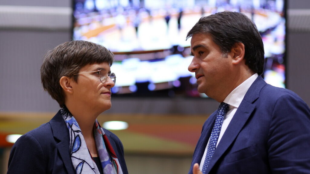 Fitto, intesa su dazi al 15% dà stabilità e prevedibilità – Notizie Fitto, intesa su dazi al 15% dà stabilità e prevedibilità - Notizie