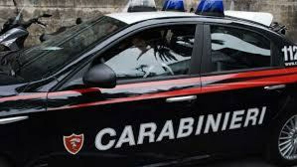 Folgorato su una piattaforma a sei metri d’altezza, muore a 21 anni