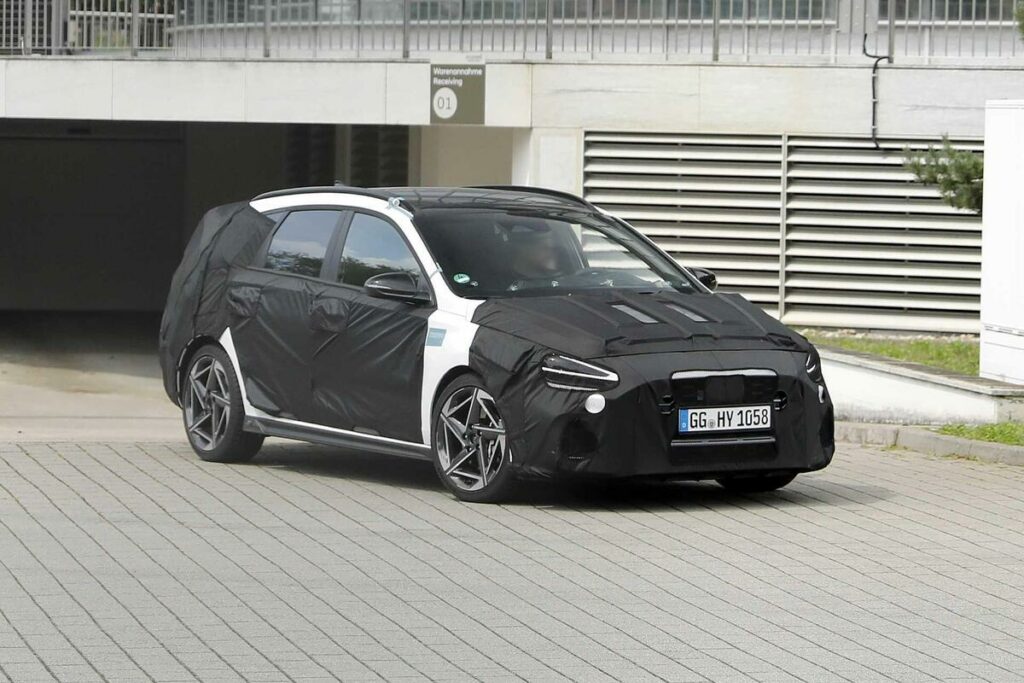Hyundai i30: in arrivo un terzo restyling per allungare la vita alla compatta termica [Foto Spia] - News
