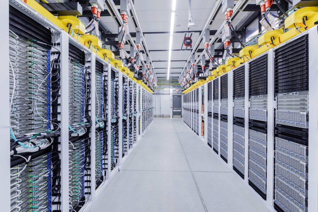 IL FUTURO DELLA MEDICINA È QUI: Acceso il Supercomputer-cervello