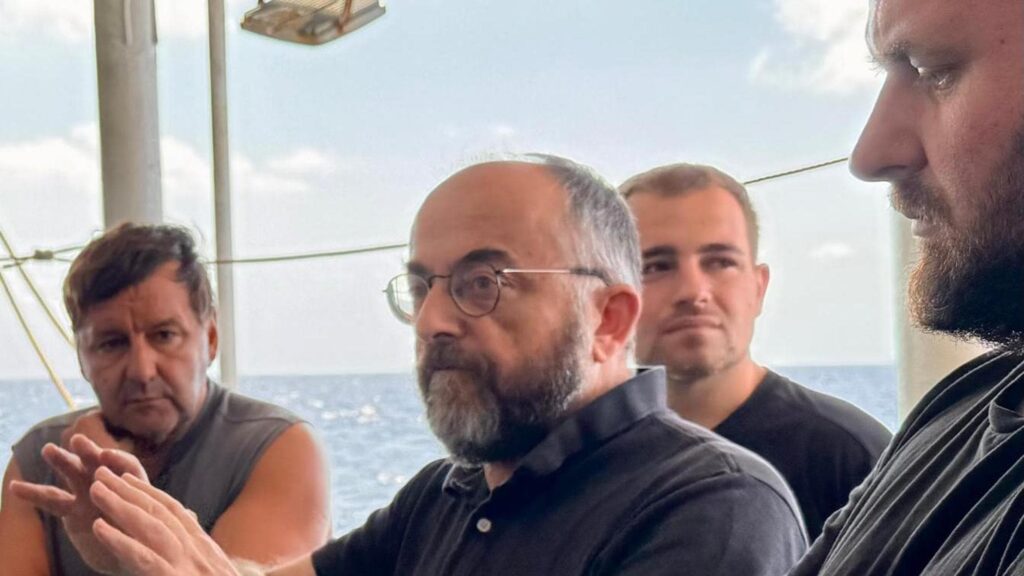 Il capomissione Mediterranea: “Le omissioni istituzionali ci hanno costretti a sbarcare a Trapani”
