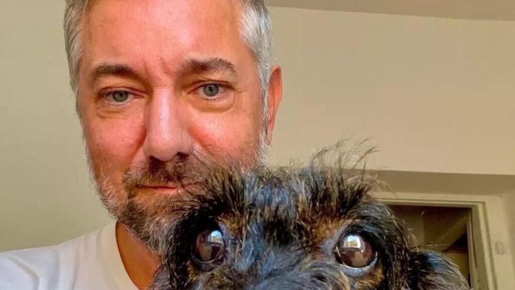 “Insulti omofobi dall'autista della navetta per il mare”: la denuncia dell’ex portavoce di Lo Russo