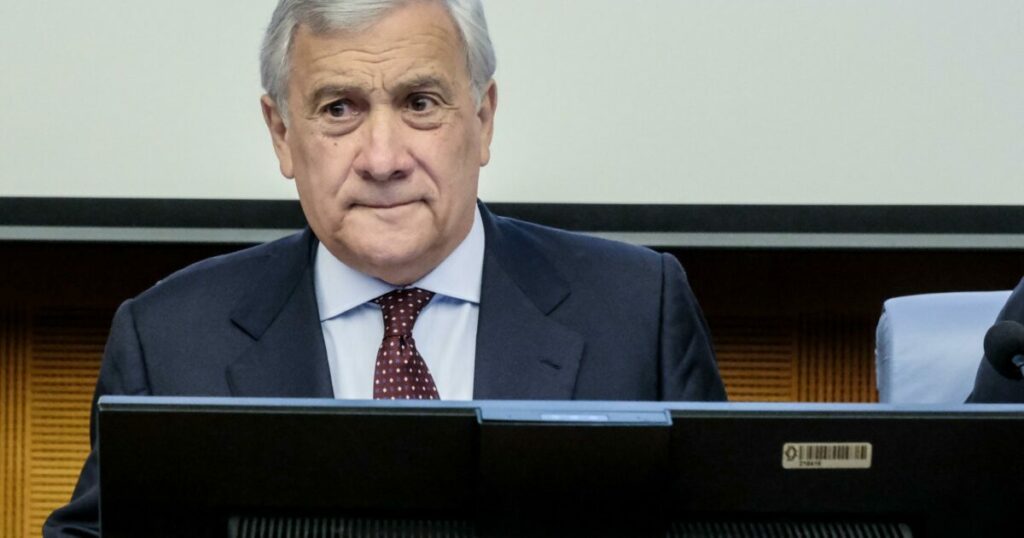 "Italia parteciperà ai lanci aerei"