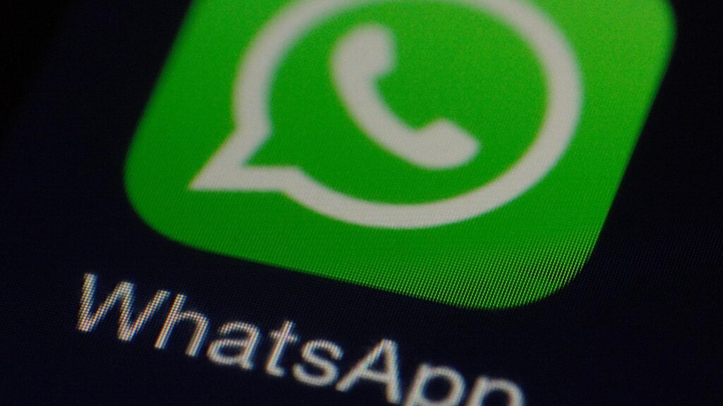 La Bufala Della "Privacy Avanzata" su Whatsapp Che impedisce Alle ia di spiarci