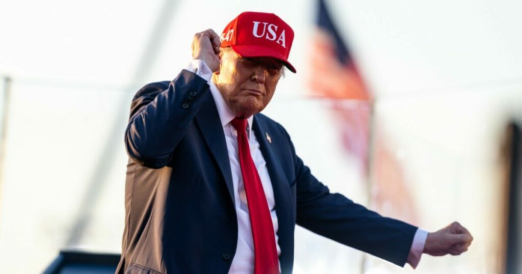 La corte di appello di New York annulla una multa per frode da 500 milioni di dollari contro Trump: “Sanzione eccessiva”