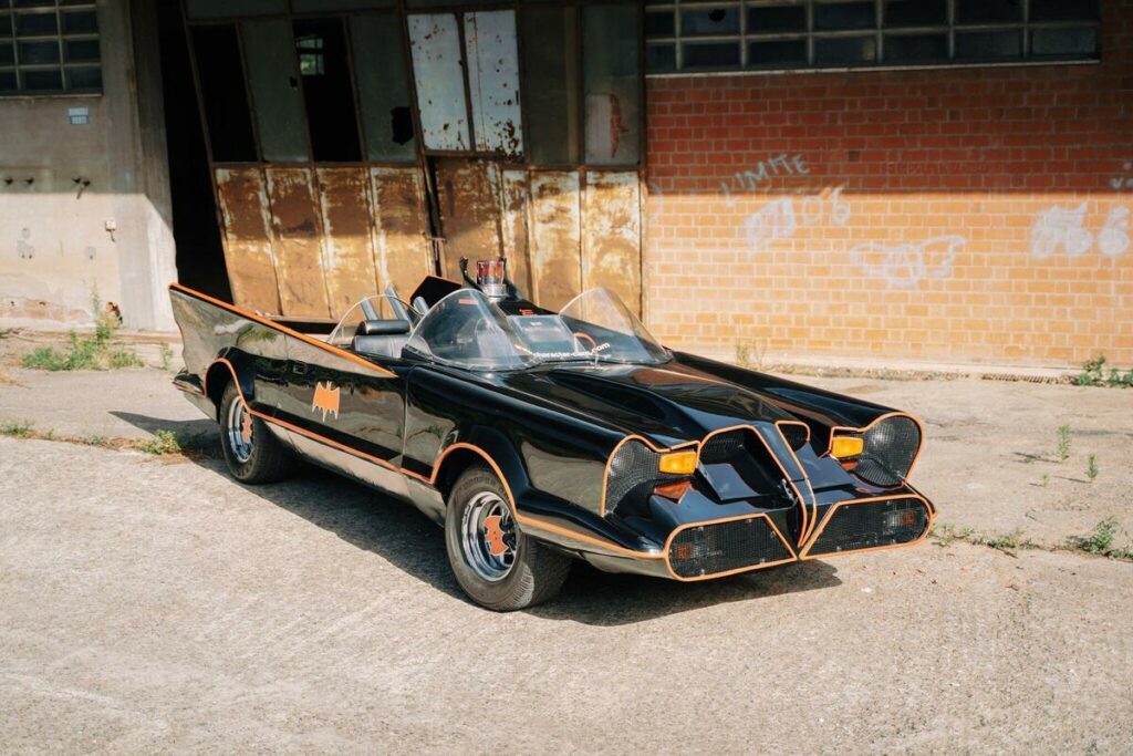 La vera Batmobile è in vendita, ma chi sarà il futuro Batman? - News