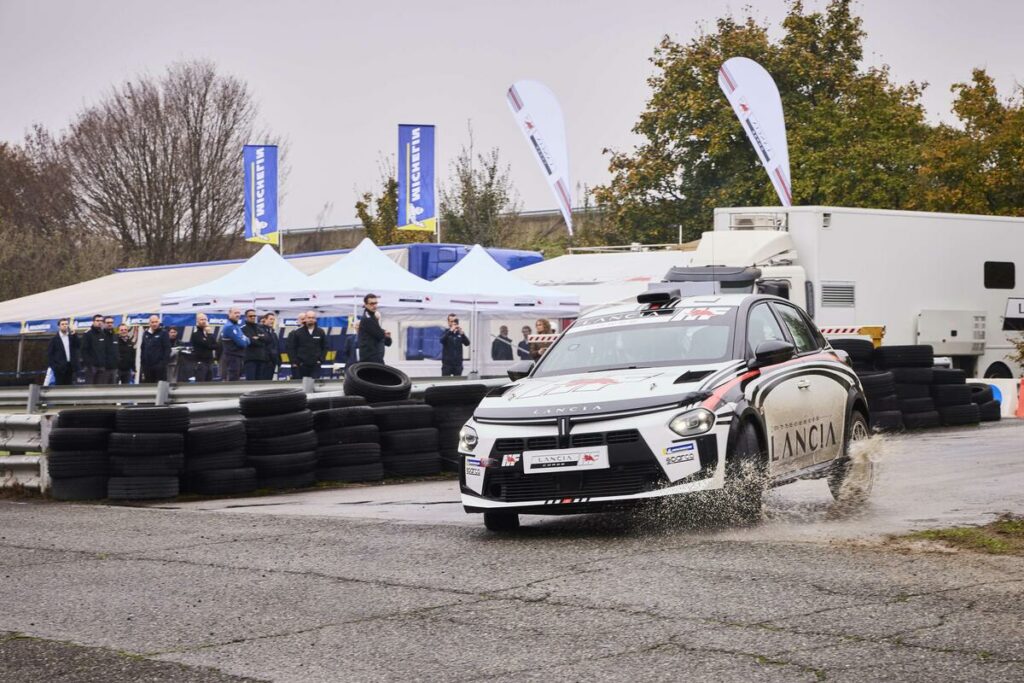 Lancia torna a vincere in Europa dopo 30 anni: la Ypsilon Rally4 HF trionfa al Barum Rally con il giovane Craig Rahill - News