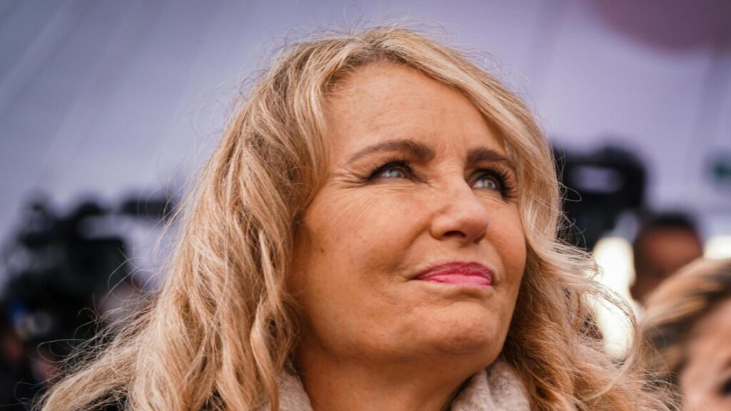 Licia Colò, l'imprevisto nel viaggio è la vera ricchezza - Tv