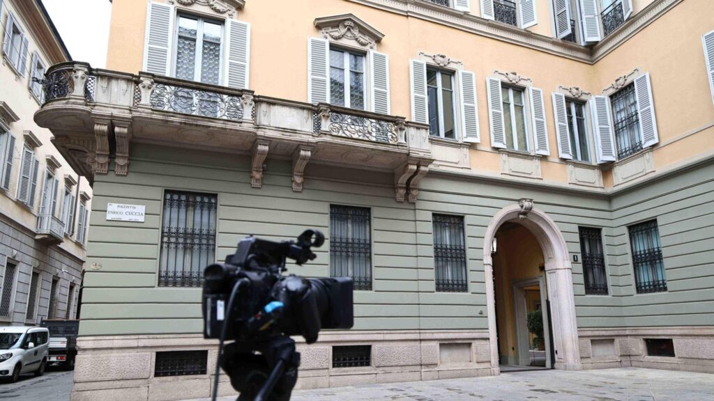 Mediobanca scala il listino, si scommette sul rilancio Mps Mediobanca scala il listino, si scommette sul rilancio Mps