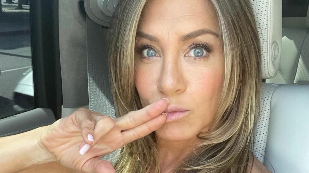 Microcorrente viso che piace a Jennifer Aniston: cos'è e perché usarla