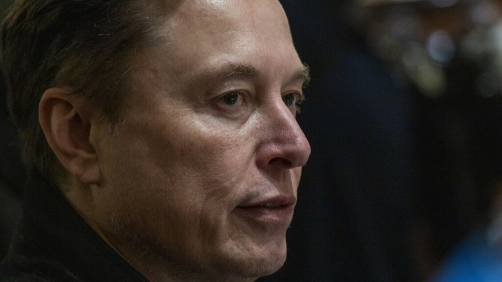 Musk contro Apple e OpenAI, sistema anticoncorrenziale - Notizie