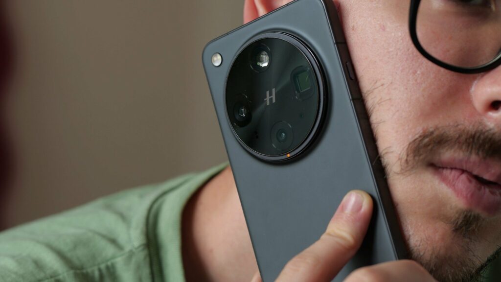 OPPO TROVA X9 ULTRA AVRÀ UN UN COMPARTO FOTOGRAFICO MOSTRUOSO, I RUME INSISTONO OPPO TROVA X9 ULTRA AVRÀ UN UN COMPARTO FOTOGRAFICO MOSTRUOSO, I RUME INSISTONO