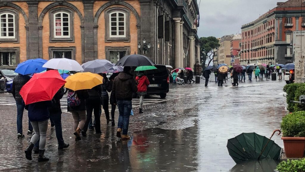 Previsioni meteo, temporali ‘monsonici’ e caldo estremo: anche in Italia il clima si tropicalizza Previsioni meteo, temporali ‘monsonici’ e caldo estremo: anche in Italia il clima si tropicalizza