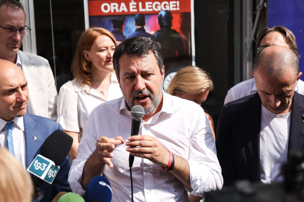 Salvini insiste: “Basta buonismo verso i rom, agire con i servizi sociali spesso cauti con loro”