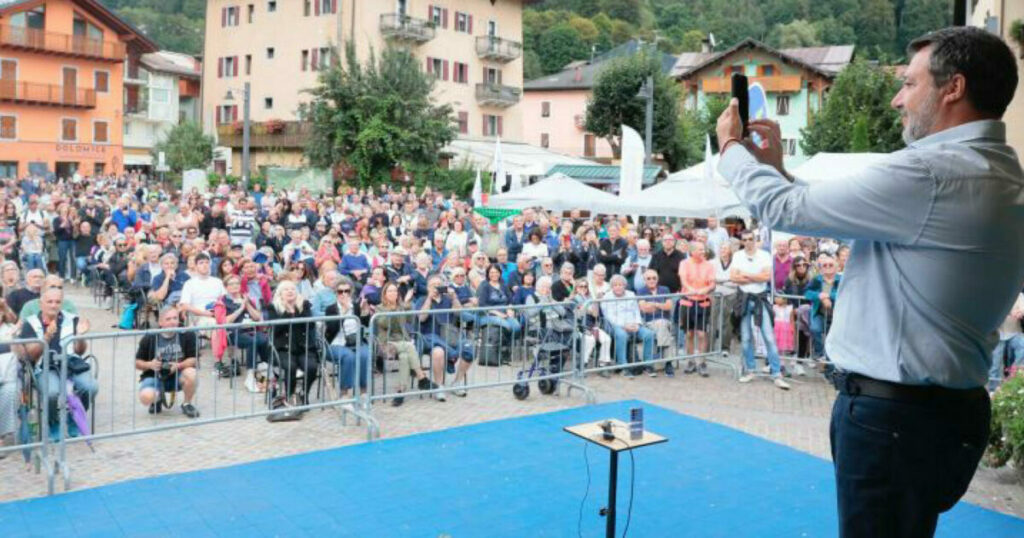 Salvini insiste: “Macron è permaloso, smetta di parlare con toni bellici. Il pericolo non è la Russia ma i terroristi islamici”