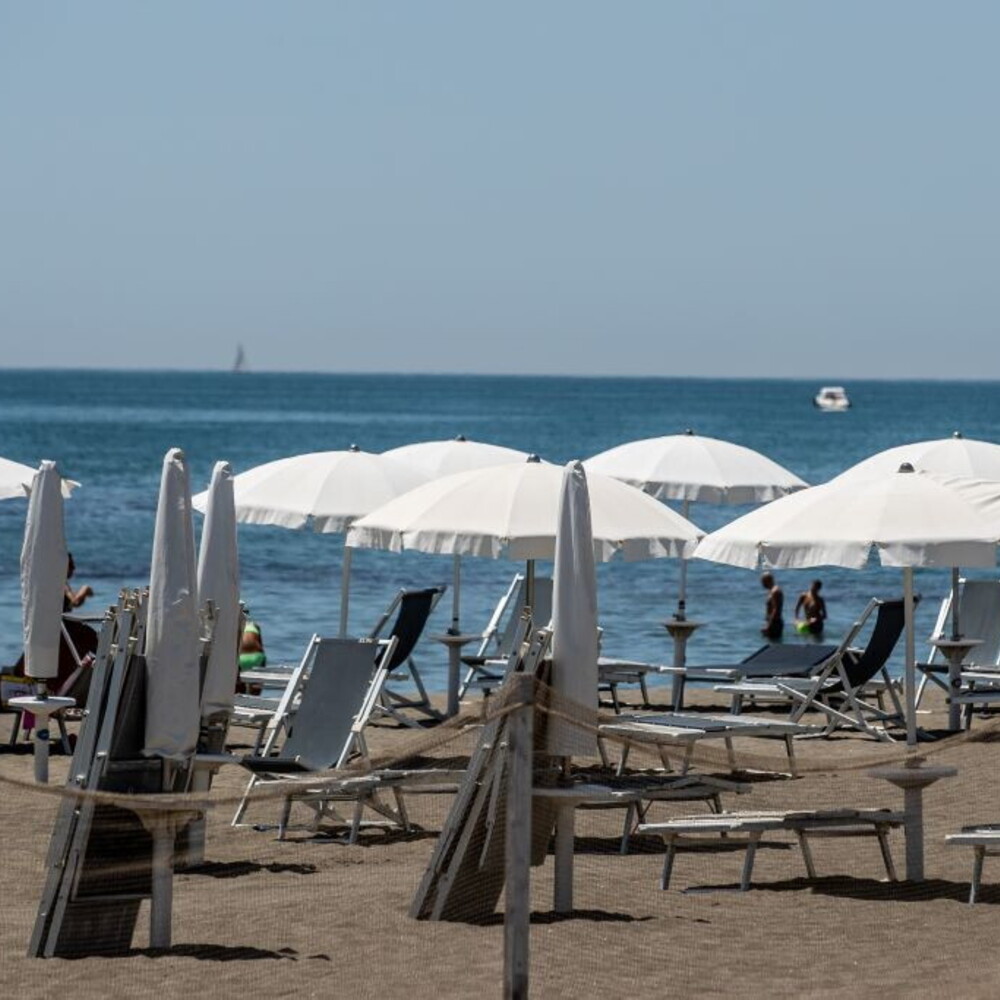 Sequestrati oltre 5 mila mq lidi abusivi sulla Costa degli Dei in Calabria Sequestrati oltre 5 mila mq lidi abusivi sulla Costa degli Dei in Calabria