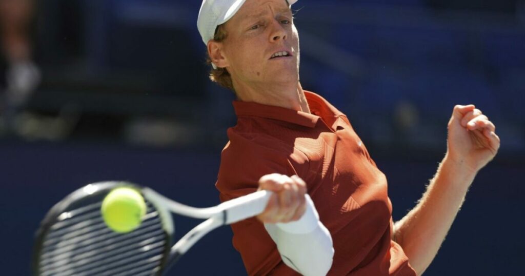Sinner rimonta Shapovalov agli US Open: l'azzurro agli ottavi