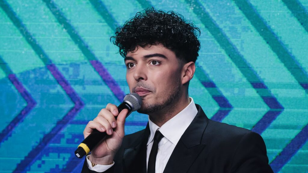 Stash: «Ho il Covid, di nuovo. Durante la pandemia sono finito in ospedale, attaccato all’ossigeno, e ho avuto paura di morire» Vanity Fair Italia