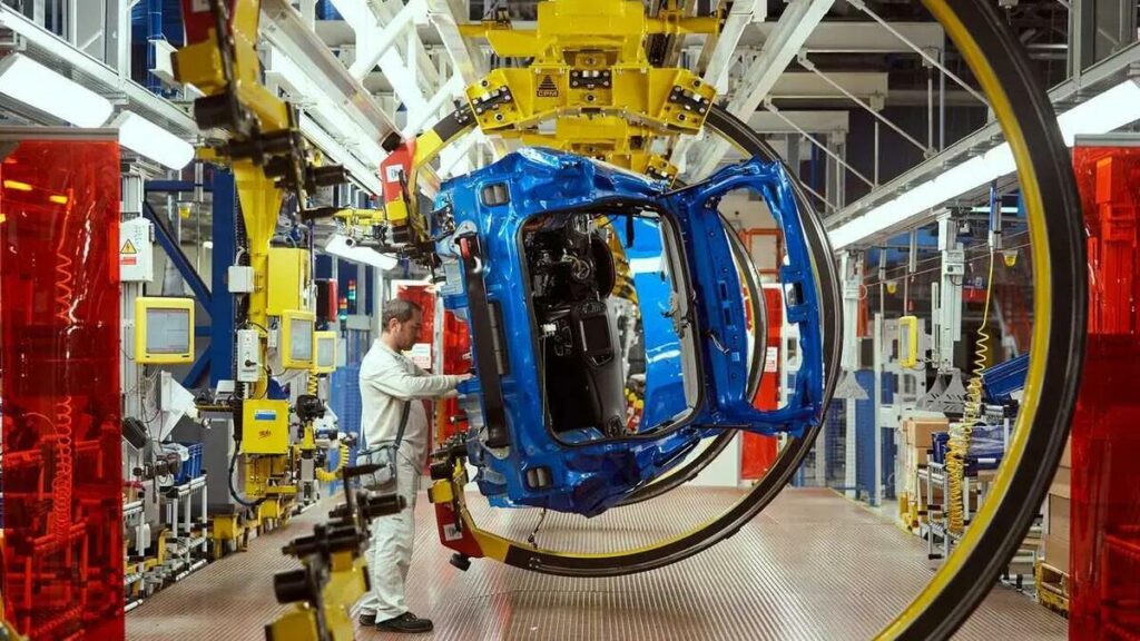Stellantis, Melfi: dal 25 agosto nuovi tagli al personale in linea, scattata l'allarme “robotizzazione” - News