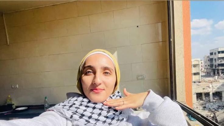 Striscia di Gaza, la storia di Jan Khaled che dipinge sotto le bombe: «Tutti intorno a me aspettano di morire. Io voglio il mio futuro. La tregua? Non ci credo finché non succede» Vanity Fair Italia