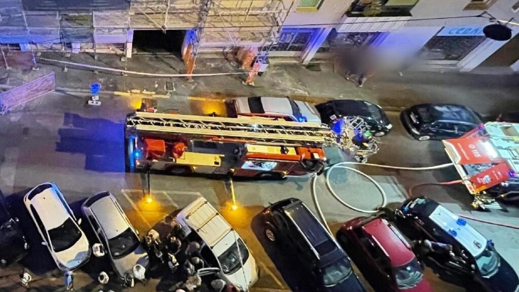 Trieste, litiga con la compagna e dà fuoco all’appartamento: arrestato