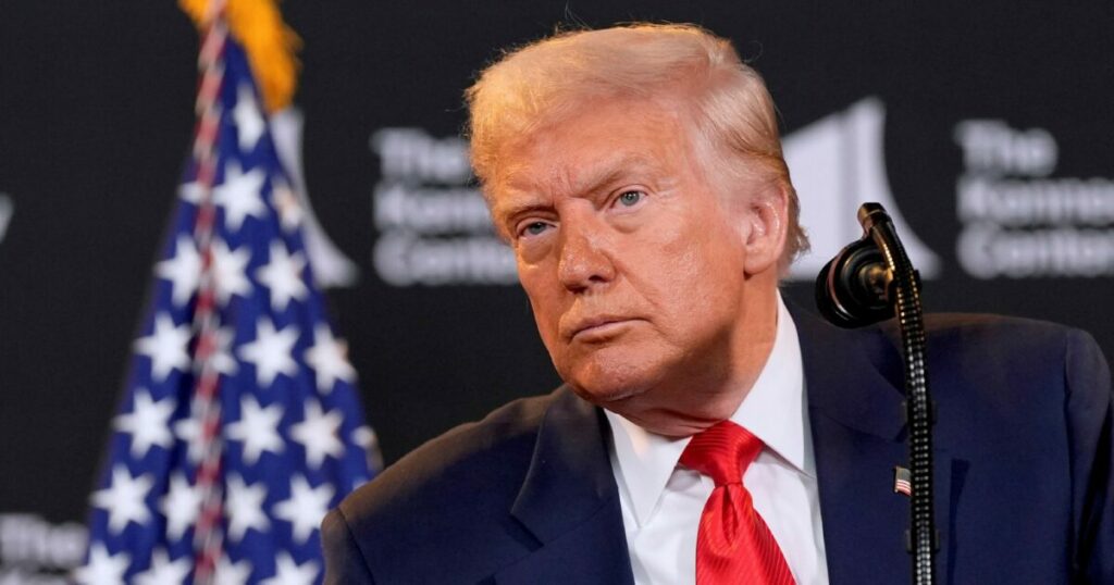 Usa, stretta sui visti per studenti e giornalisti stranieri: la scelta di Trump Usa, stretta sui visti per studenti e giornalisti stranieri: la scelta di Trump