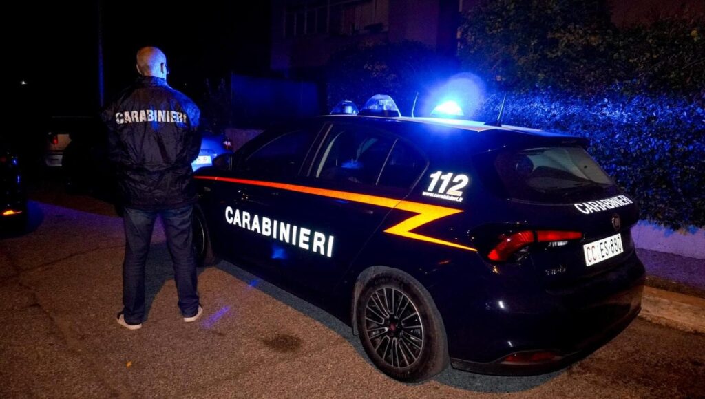 Viareggio, resti di un cadavere nella pineta di Torre del Lago Viareggio, resti di un cadavere nella pineta di Torre del Lago