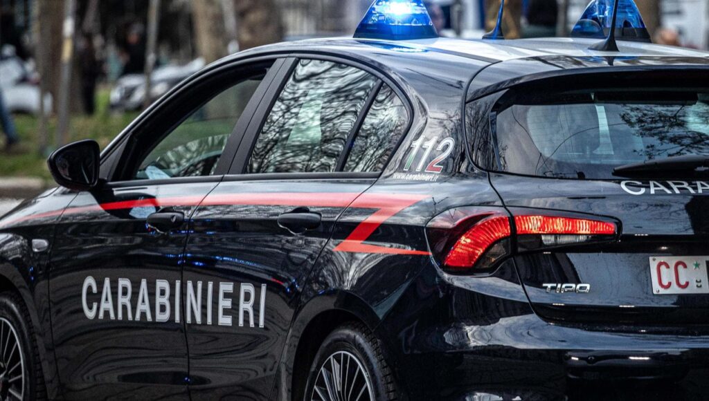 In moto contro il muro di una casa, muoiono a 18 e 19 anni