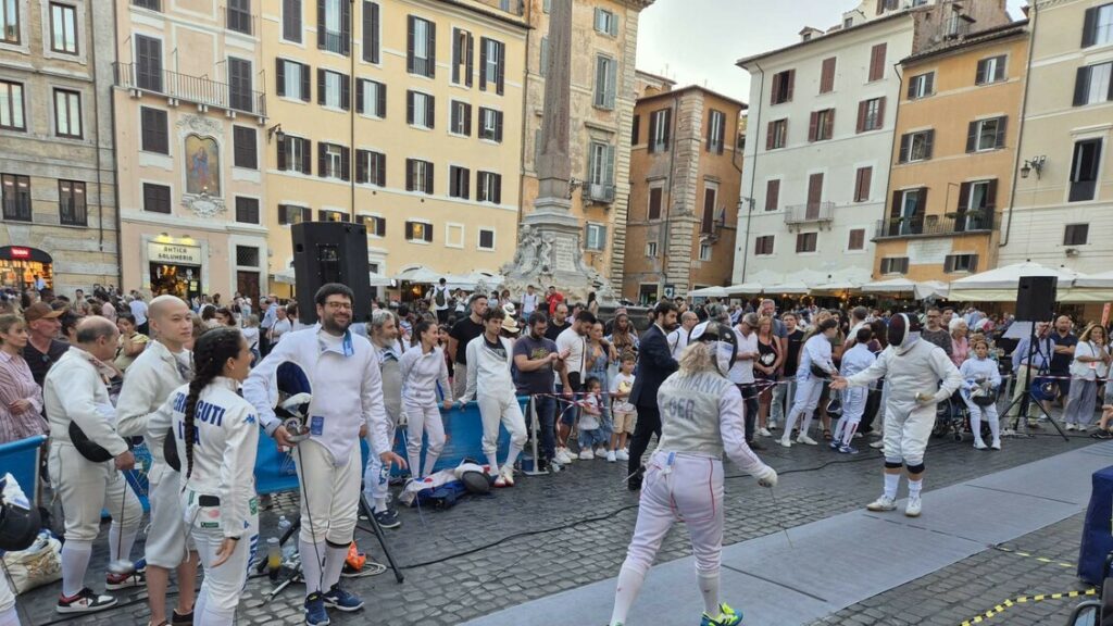 ‘A Fil di Spada’, la scherma protagonista sotto il Pantheon – Altri Sport 'A Fil di Spada', la scherma protagonista sotto il Pantheon - Altri Sport