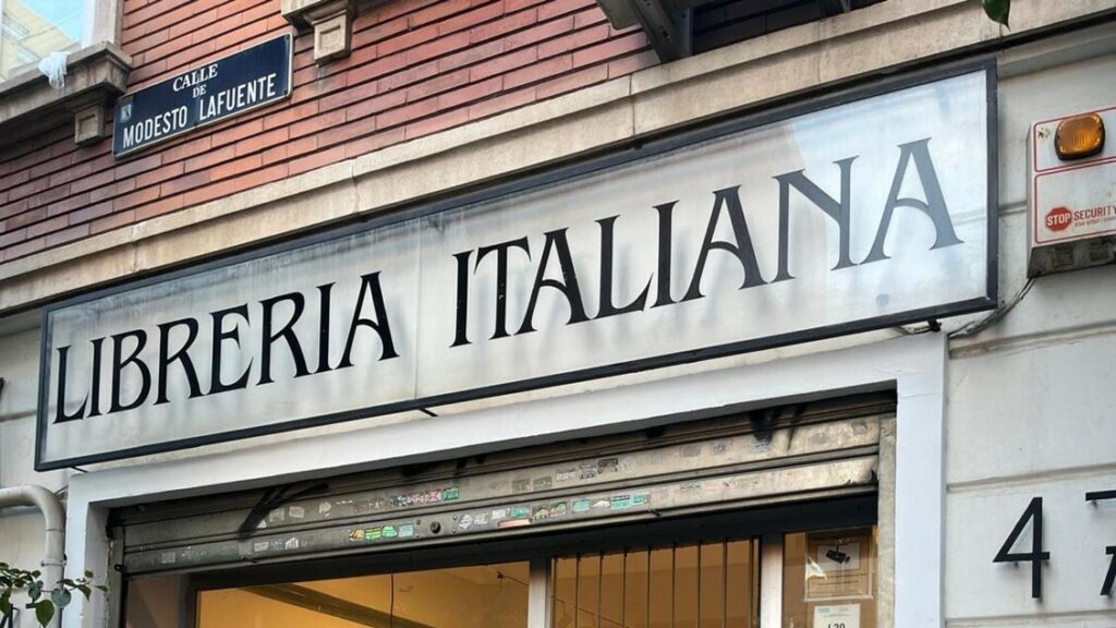 A Madrid quattro mamme riaprono la Libreria Italiana – Libri – Il libro in piazza A Madrid quattro mamme riaprono la Libreria Italiana - Libri - Il libro in piazza