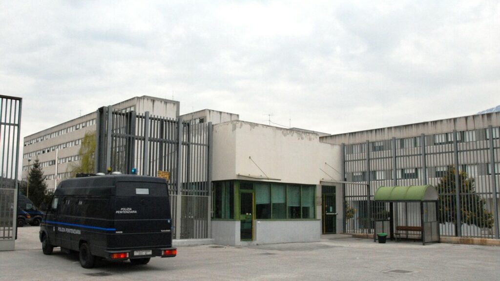 Abusi sul figlio 17enne, in carcere padre cinquantenne - Notizie