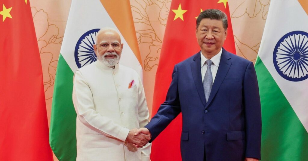 Al via il vertice Sco in Cina, Putin alla destra di Xi. A Modi: "Noi partner, non rivali"