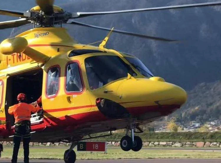 Alpinista precipita da 80 metri e muore sulle Dolomiti Alpinista precipita da 80 metri e muore sulle Dolomiti
