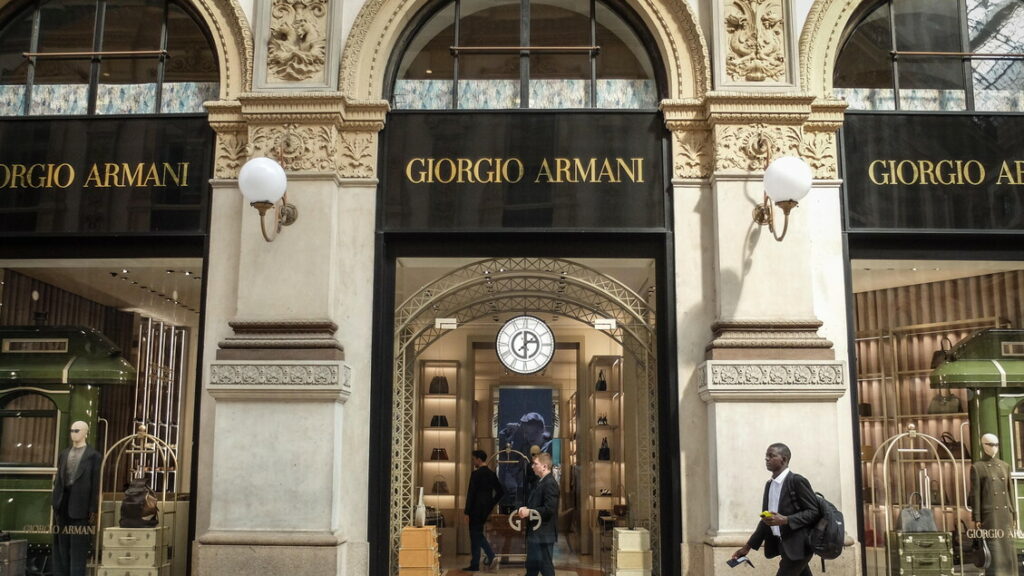 Attesa sul testamento, Armani resta 'di famiglia' - Notizie