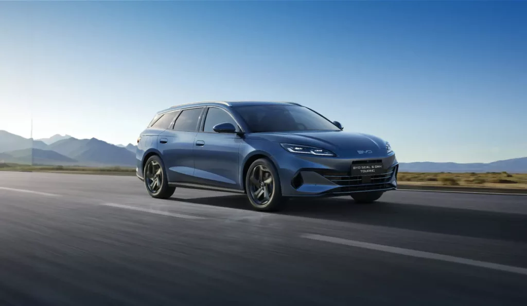 BYD Seal 6 DM-i Touring: la wagon super ibrida che ridefinisce l'efficienza con 1350 km di autonomia - News