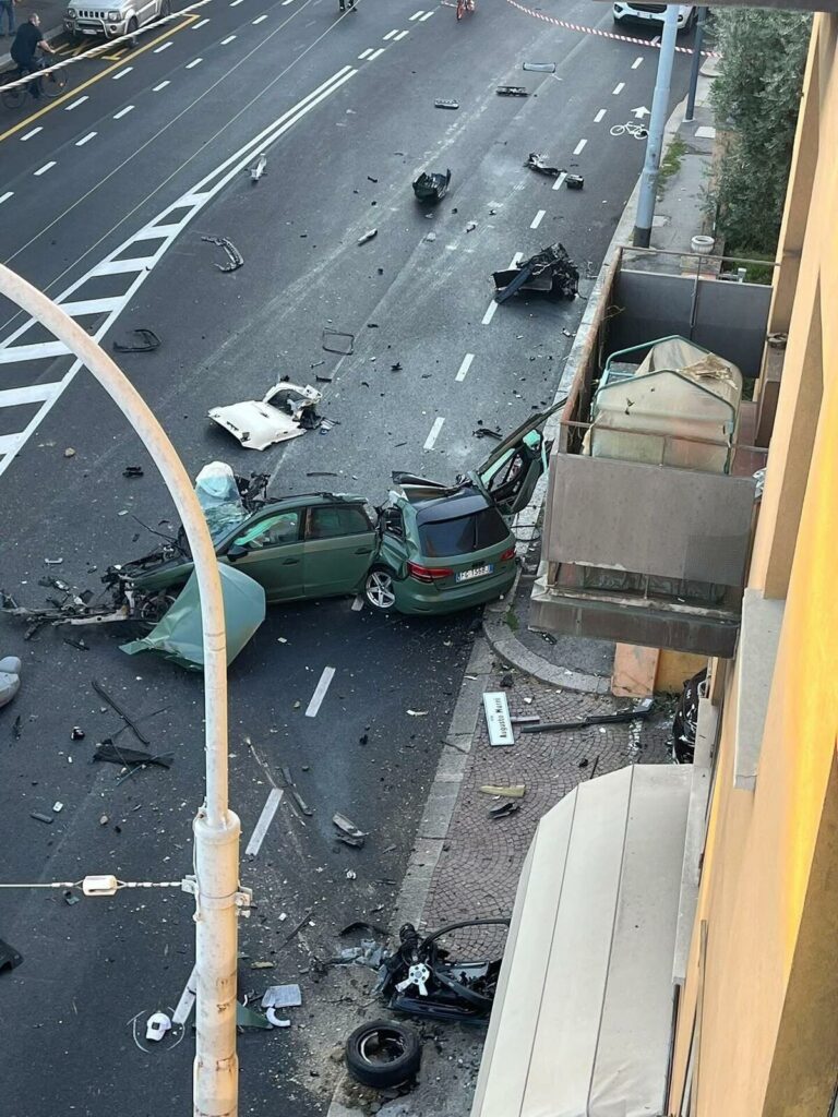 Bologna, Audi rubata si spezza a metà dopo l’inseguimento: morto 18enne, ferito il conducente – News Bologna, Audi rubata si spezza a metà dopo l’inseguimento: morto 18enne, ferito il conducente - News