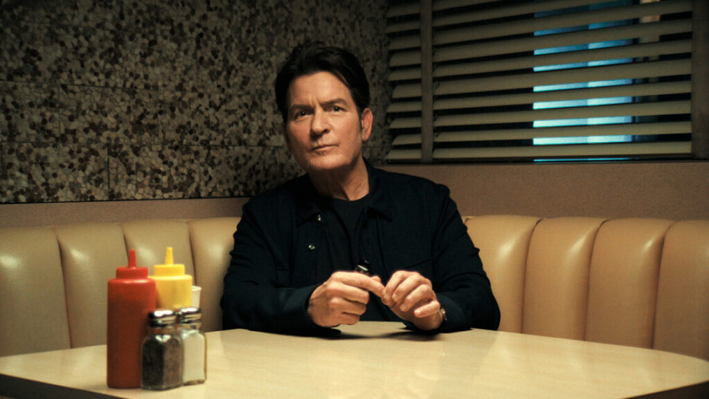 Charlie Sheen, morti e rinascite fra droga ed eccessi - Tv